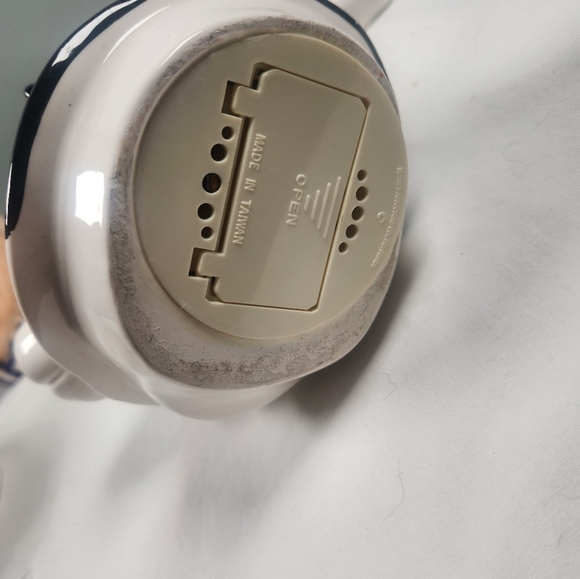 Vintage AMC NYNY Cow Cookie Jar, no sound - Picture 7 of 7